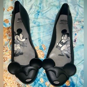 WOMENS MELISSA MICKEY MOUSE FLATS.                    Size 8